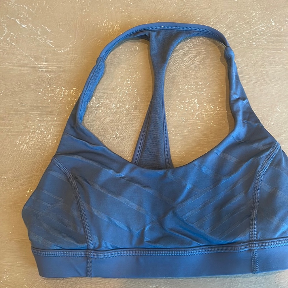 Lululemon sports bra